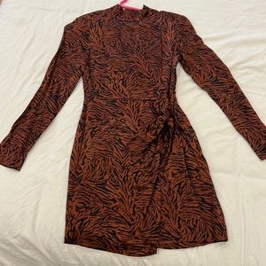 Padded shoulder &other stories dress